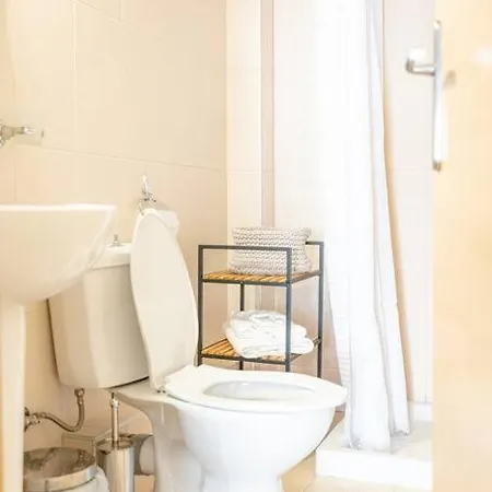 #t33 Chic 2br In The Centre Of Apartment *