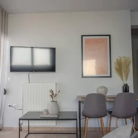 #t33 Chic 2br In The Centre Of Apartment Volos