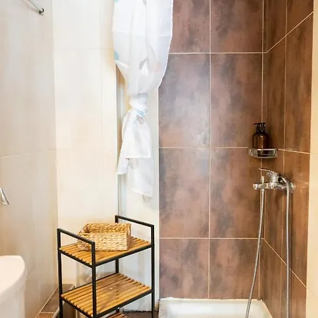 #t33 Chic 2br In The Centre Of Apartment